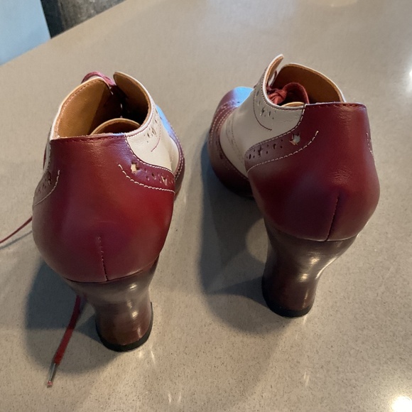 John Fluevog Miracles HEAL Brogued Lace Up Heel Canada 150 size M8 - Picture 5 of 9